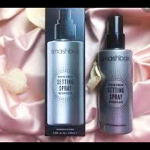 SMASHBOX PHOTO FINISH SETTING SPRAY😷resistant!!